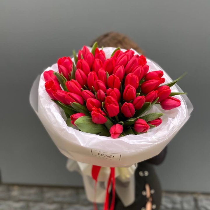 51 тюльпан "Любовь" в Владивостоке