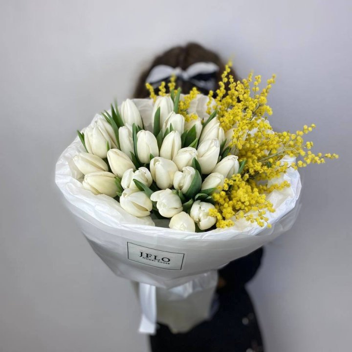 Дуо тюльпан и мимоза в Владивостоке