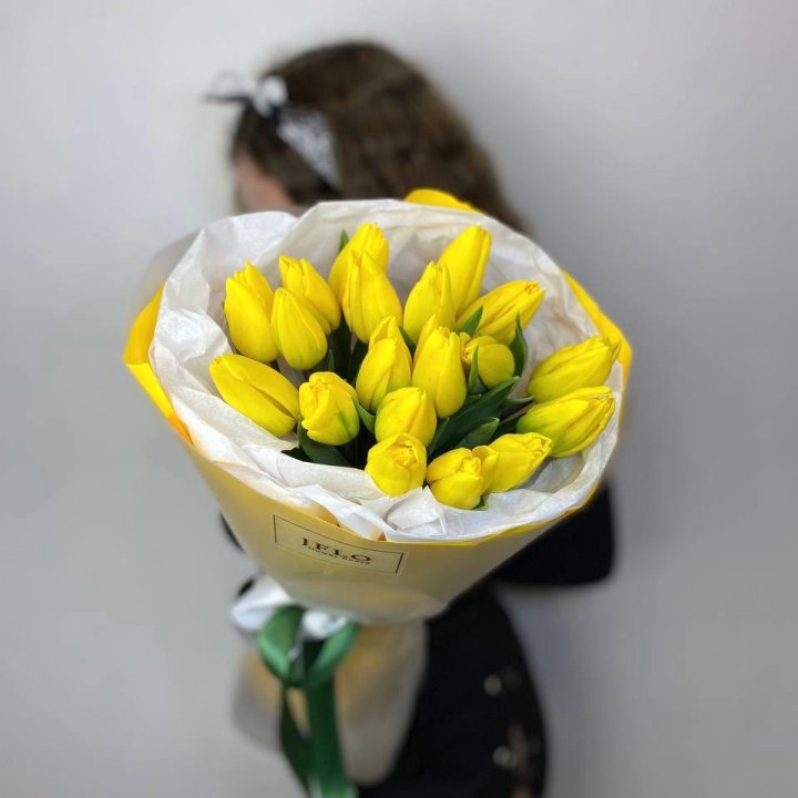 19 жёлтых тюльпанов в Владивостоке