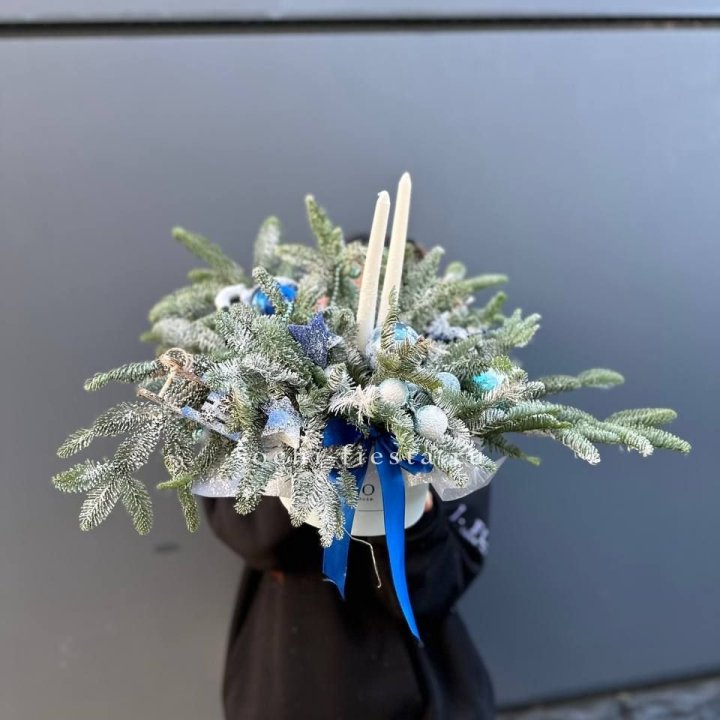 Новогодняя композиция в коробке  в Владивостоке