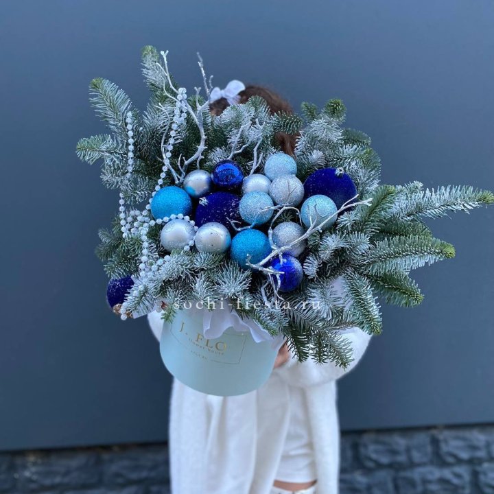 Композиция "Голубая бездна" в Владивостоке