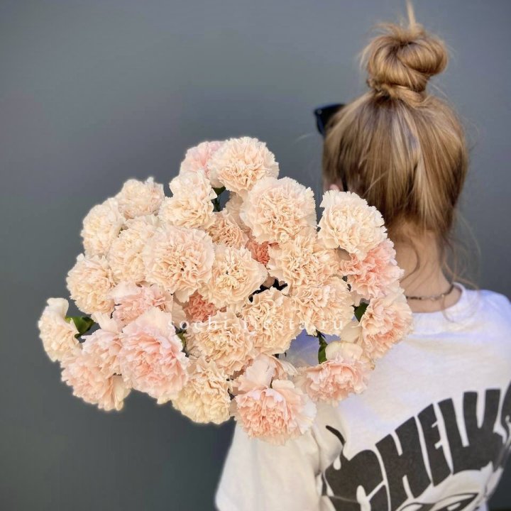 Охапка диантусов  в Владивостоке