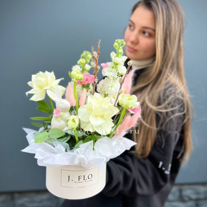 Цветочный бокс "Пасхальная композиция" в Владивостоке