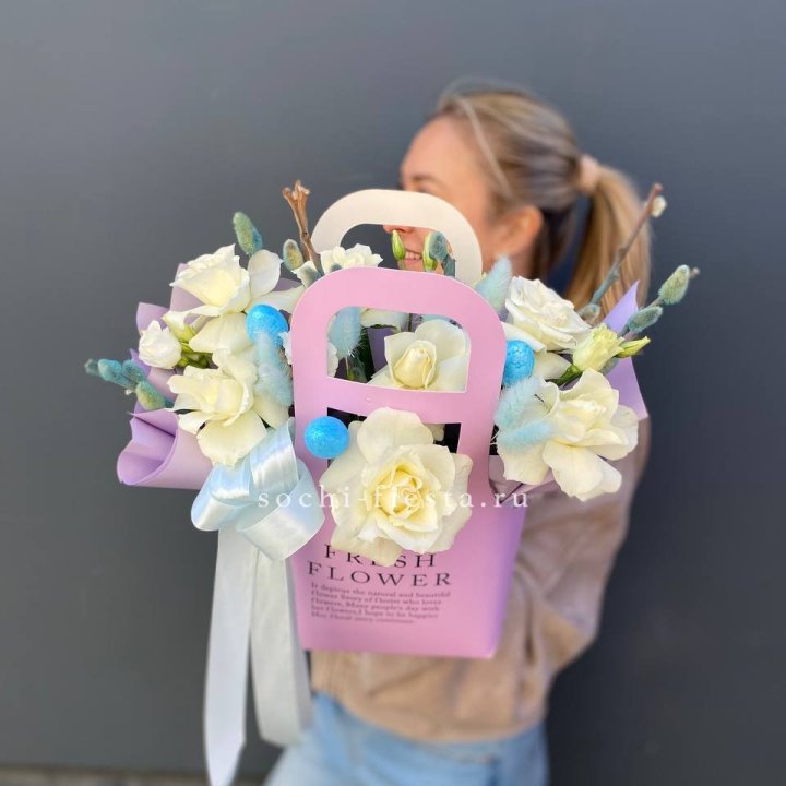 Цветочная сумочка "Пасхальная композиция" в Владивостоке