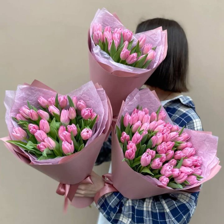 Букет розовых тюльпанов в Владивостоке