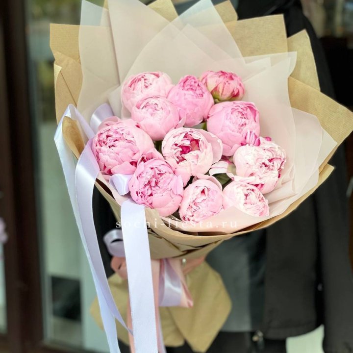 11 пионов в оформлении в Владивостоке