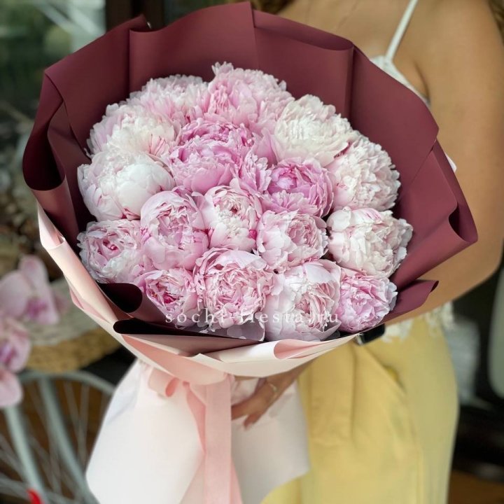 Букет 17 зефирных пионов в Владивостоке