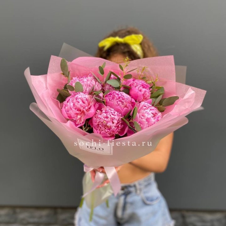 7 ярких пионов в оформлении в Владивостоке