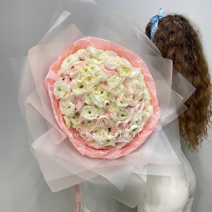 113 ранункулюсов  в Владивостоке