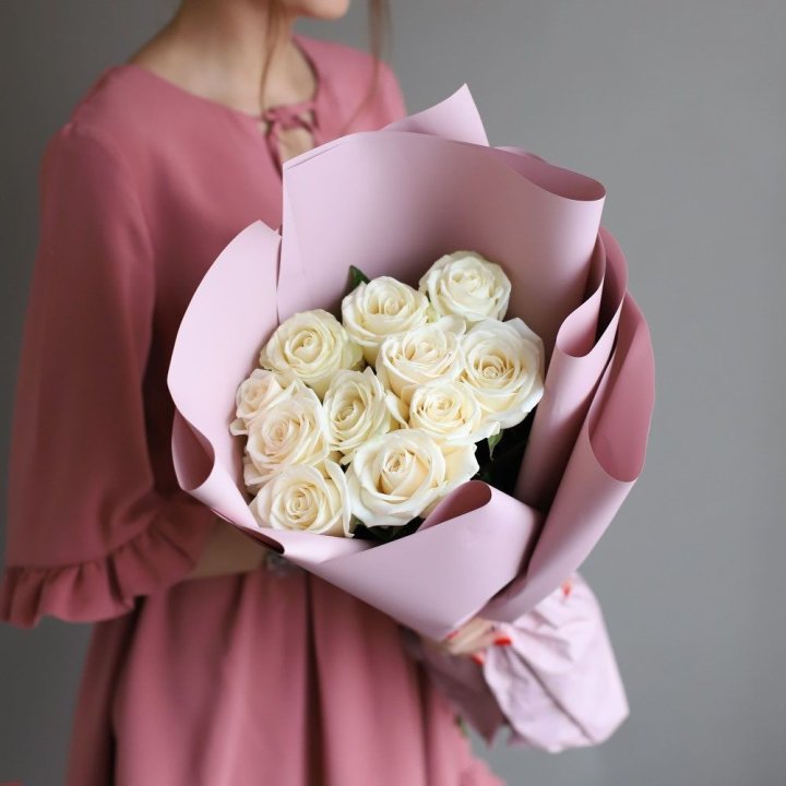 11 белых роз в Владивостоке