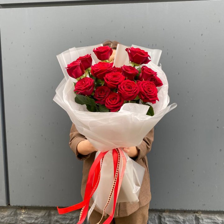 15 высоких роз  в Владивостоке