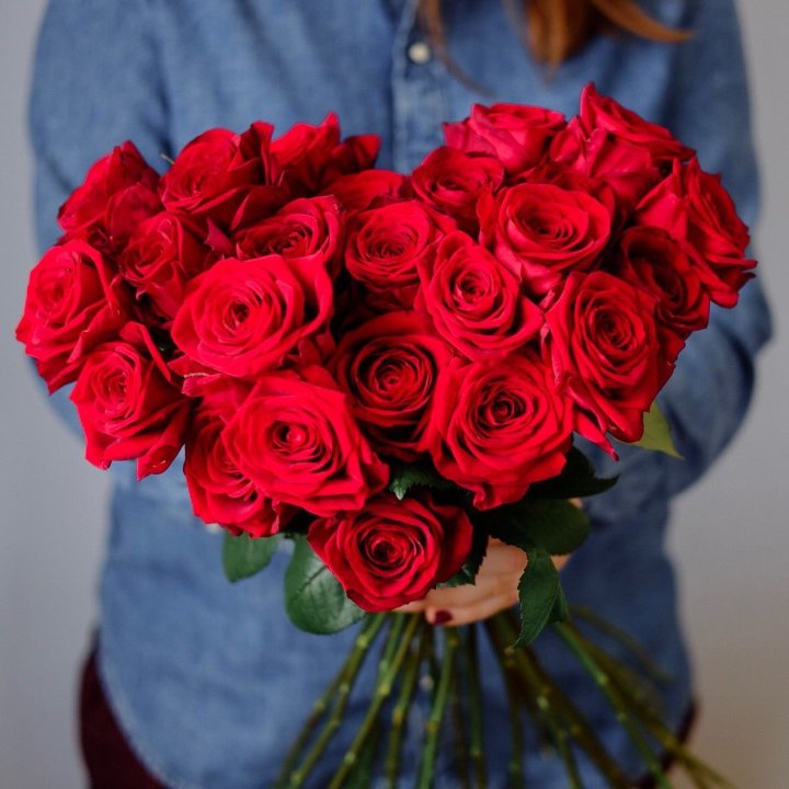 25 красных роз в Владивостоке