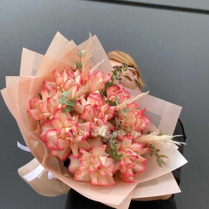 9 Французских роз Джумилия  в Владивостоке