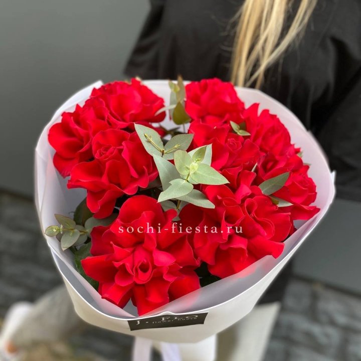 9 Красных французских роз в Владивостоке