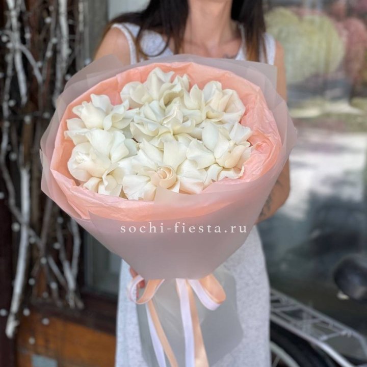 7 Белых французских роз в Владивостоке