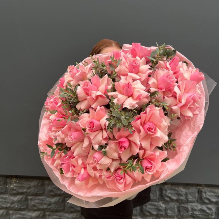  25 розовых французских роз в Владивостоке