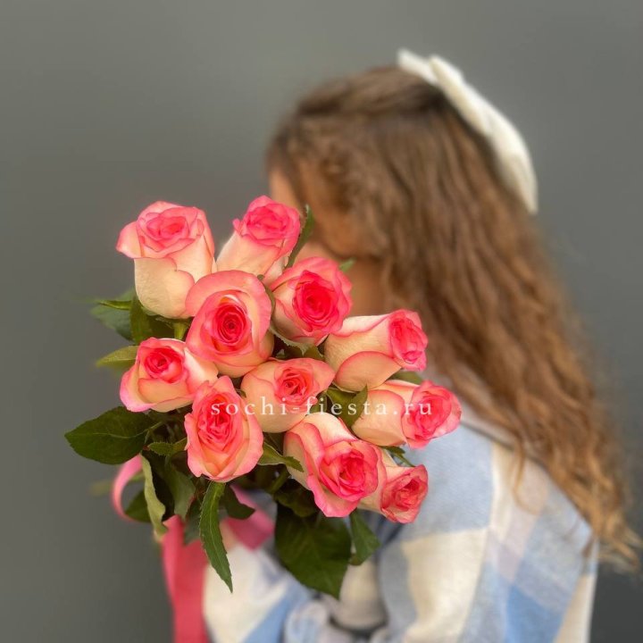 11 роз "Джумилия" в Владивостоке