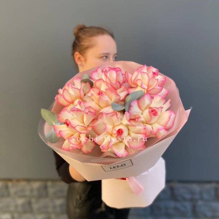 7 французских роз Джумилия в Владивостоке