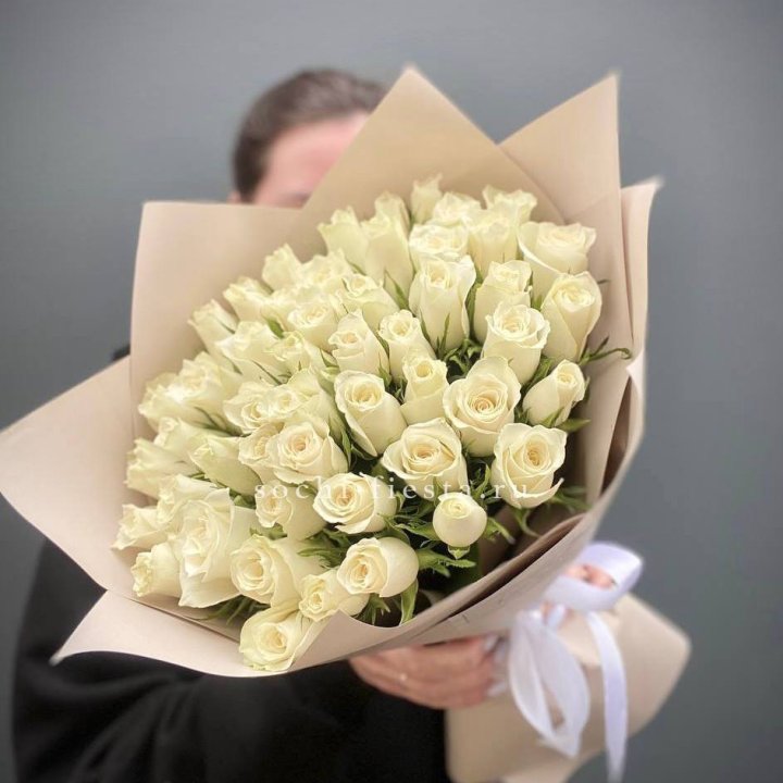 51 белая кенийская роза  в Владивостоке