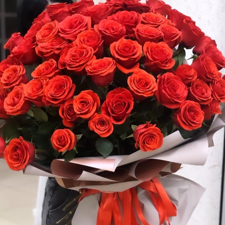 Букет высоких эквадорских роз  в Владивостоке