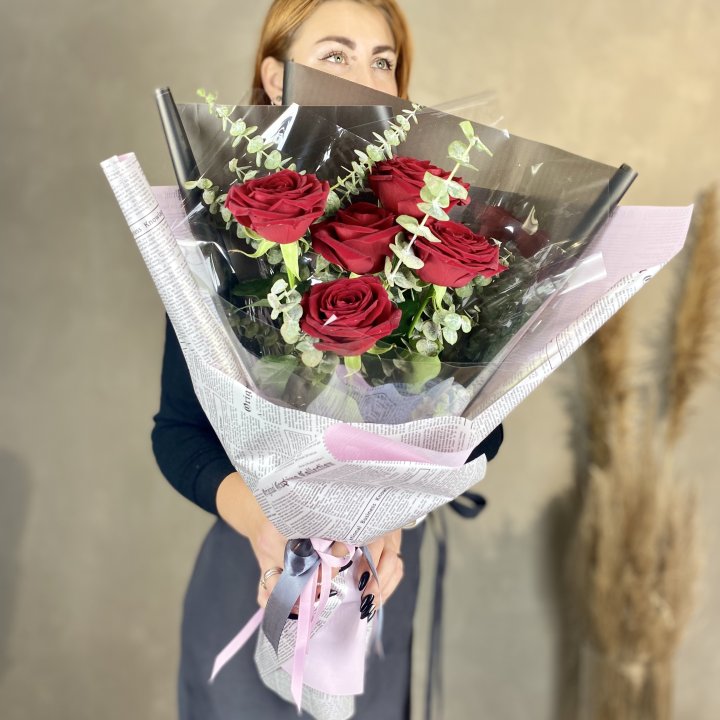 5 красных роз в Владивостоке