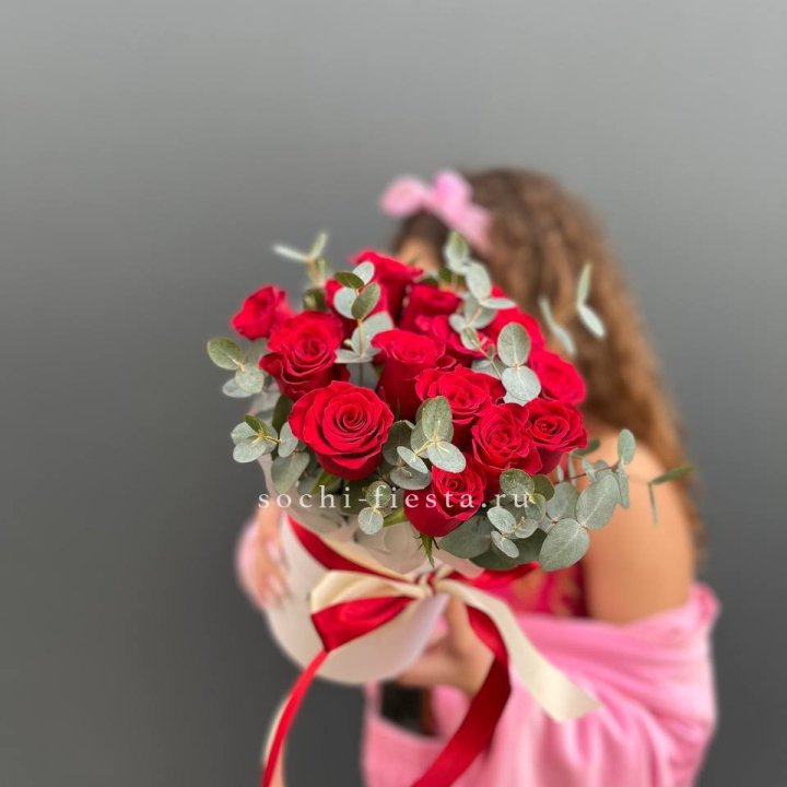 15 Красных роз в боксе №2 в Владивостоке