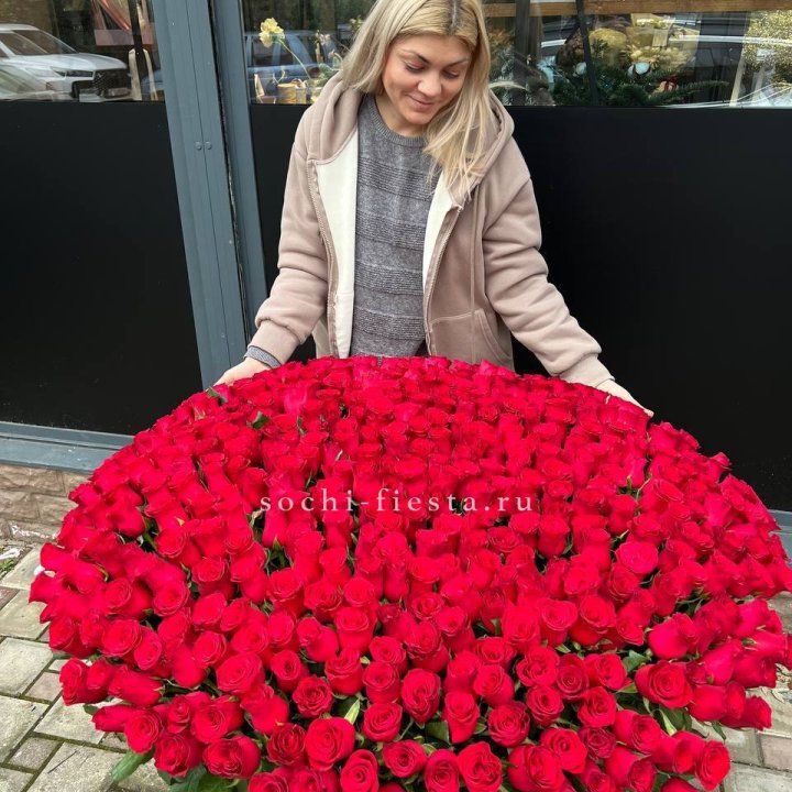 501 красная роза в корзине в Владивостоке