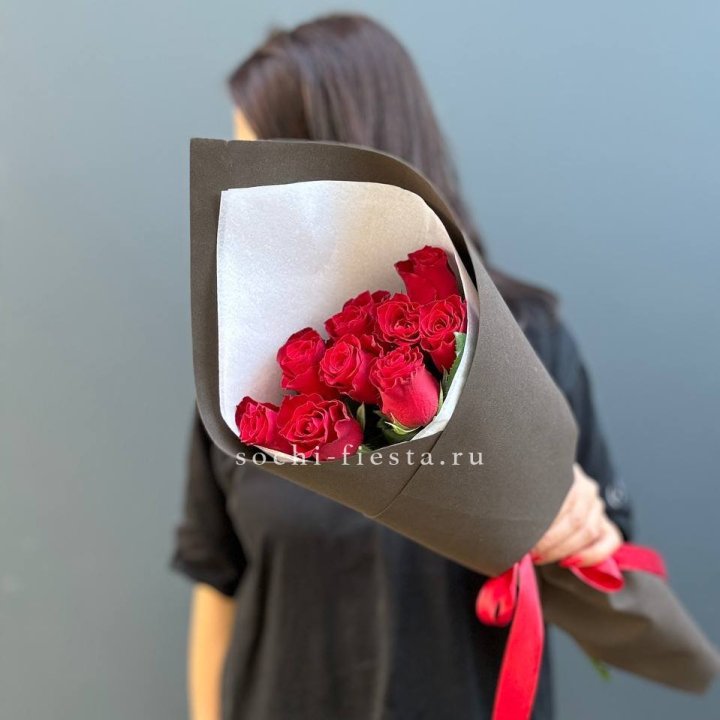 9 красных роз в фоамиране в Владивостоке