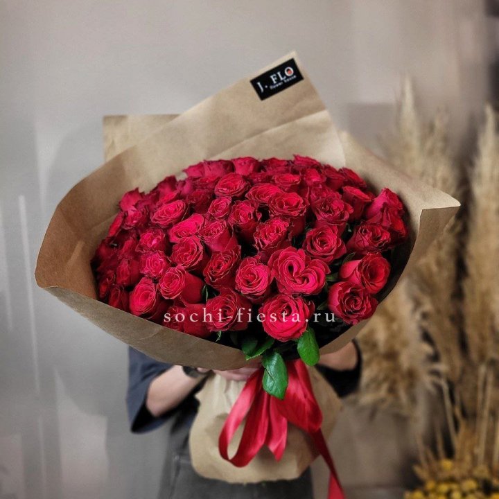 63 красных роз вайт в Владивостоке