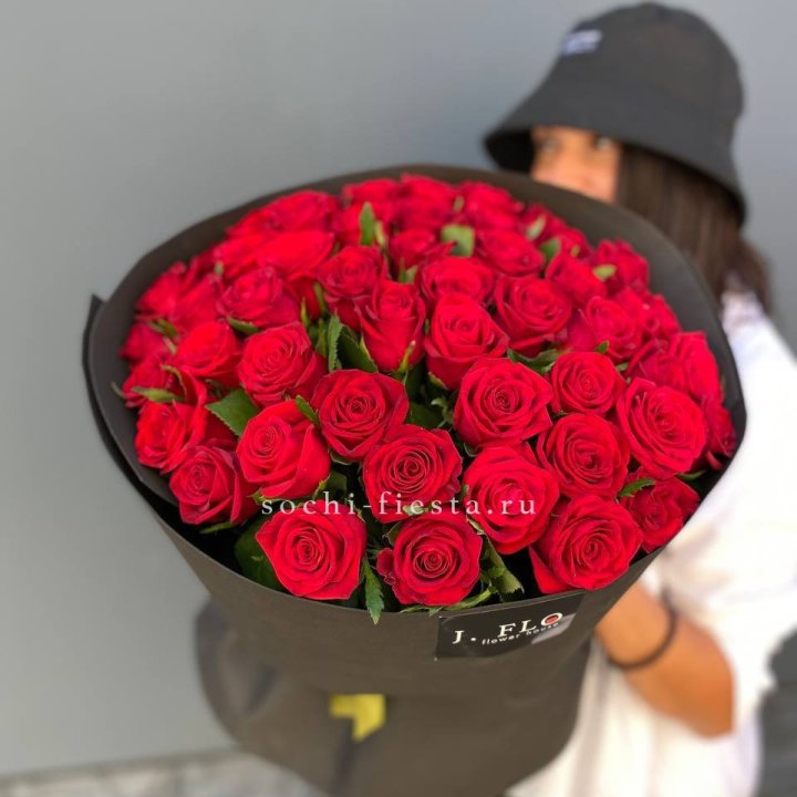 51 роза "Блек" в Владивостоке