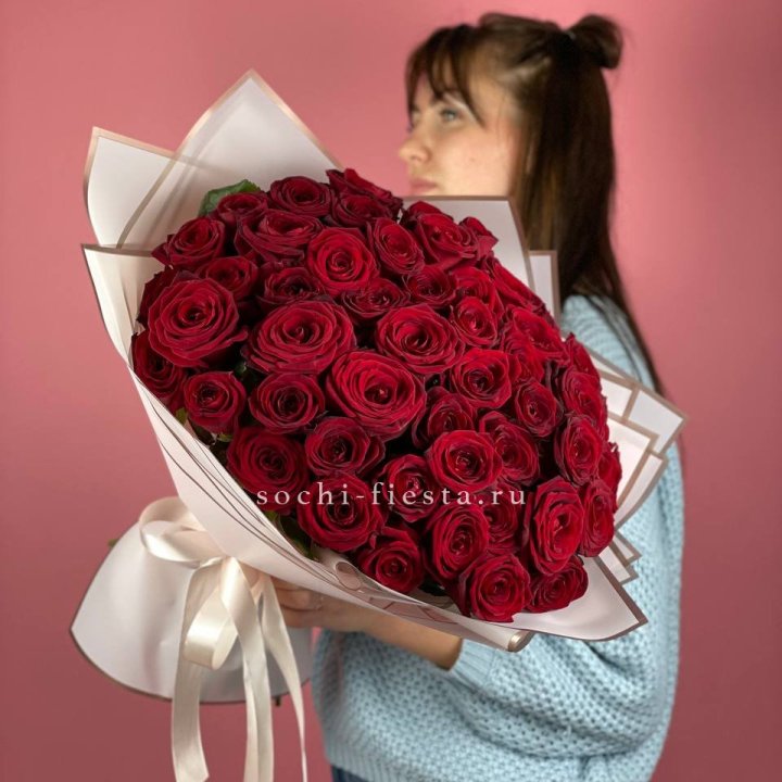 51 красная роза "Лавели" в Владивостоке