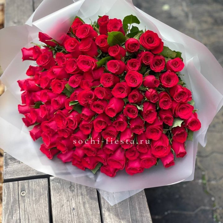 101 красная роза Лолита в Владивостоке