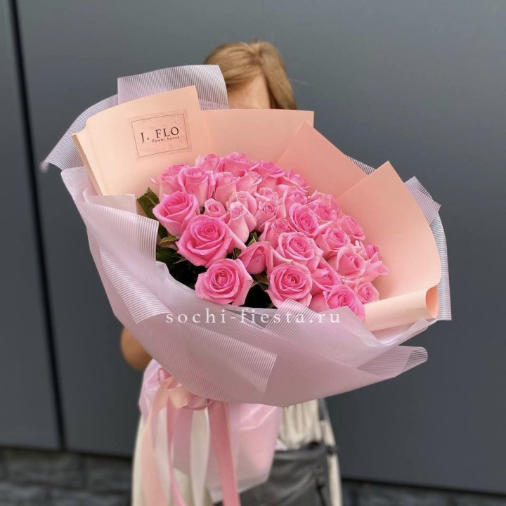 33 Розовые розы в Владивостоке