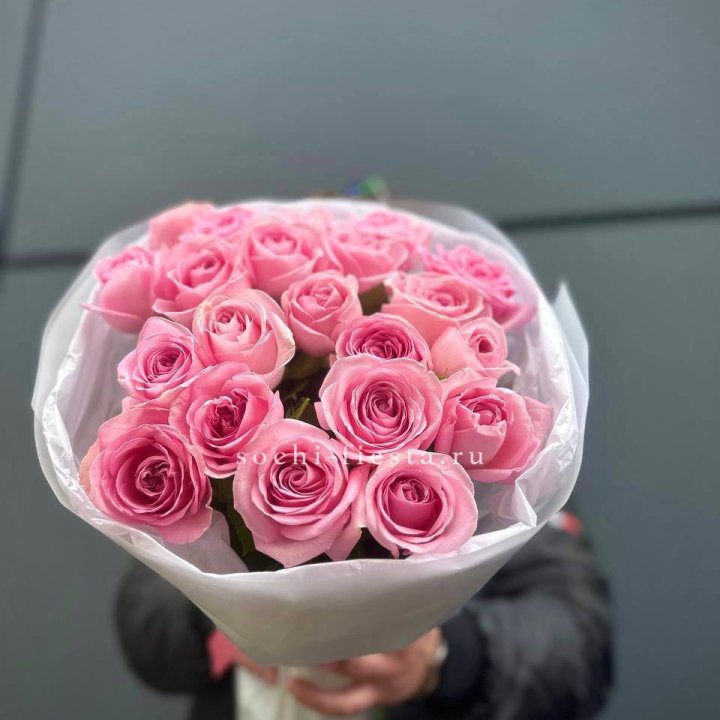 21 Розовая роза в белом в Владивостоке