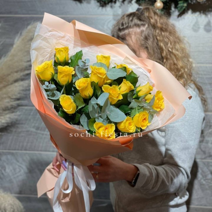 15 желтых роз в Владивостоке