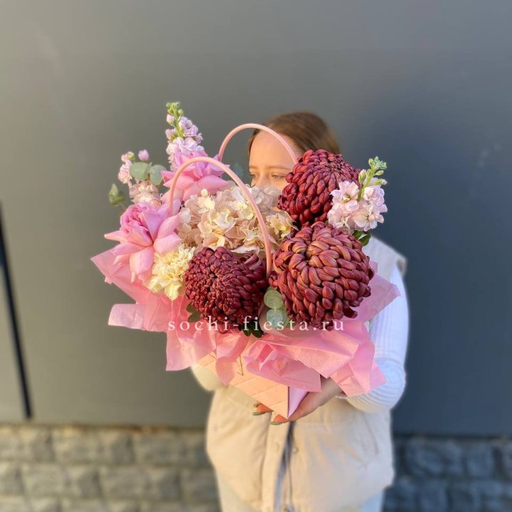 Сумочка нежная с бигуди в Владивостоке