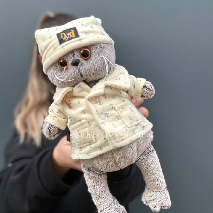 Кот Басик в пижаме в Владивостоке