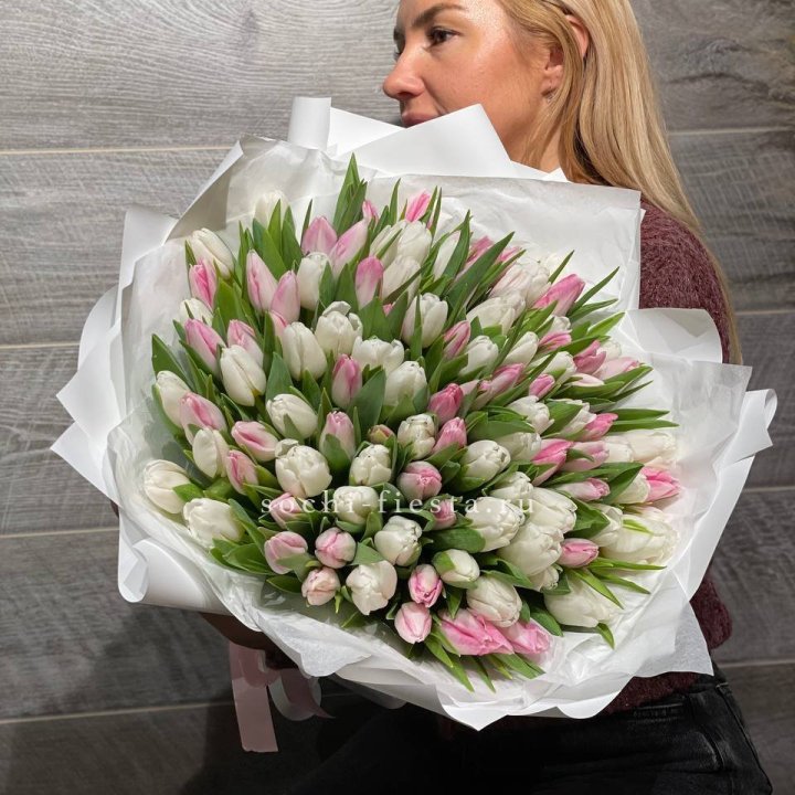 101 тюльпан нежный микс в Владивостоке