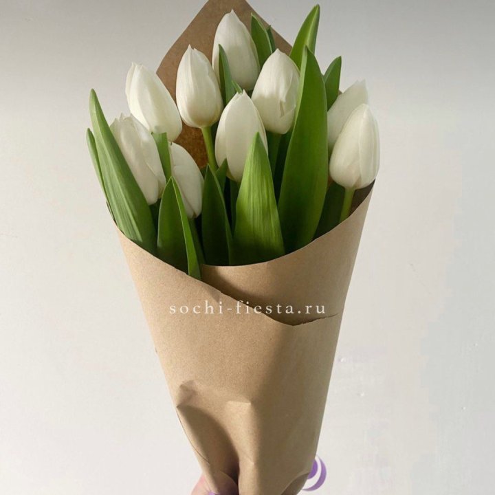 Букет белых тюльпанов в Владивостоке