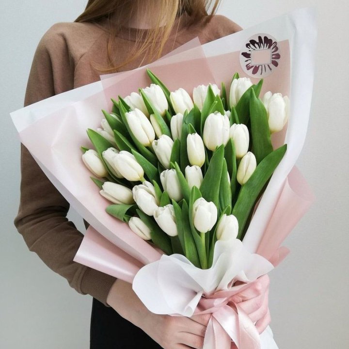 Букет белых тюльпанов "Моника" в Владивостоке